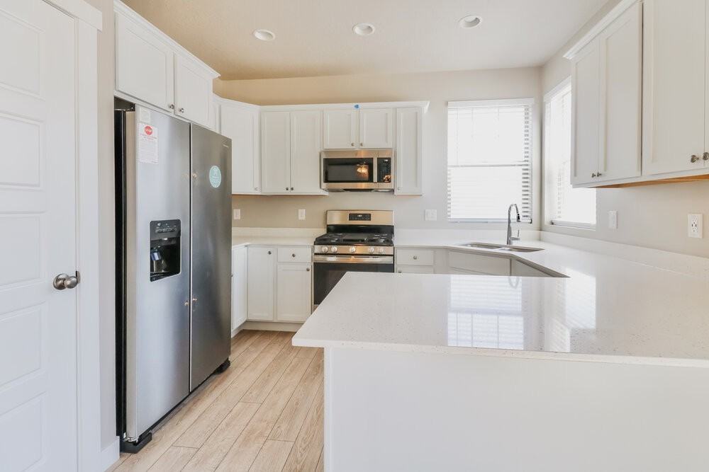 1083 W Osprey Dr - Photo 7 of 18