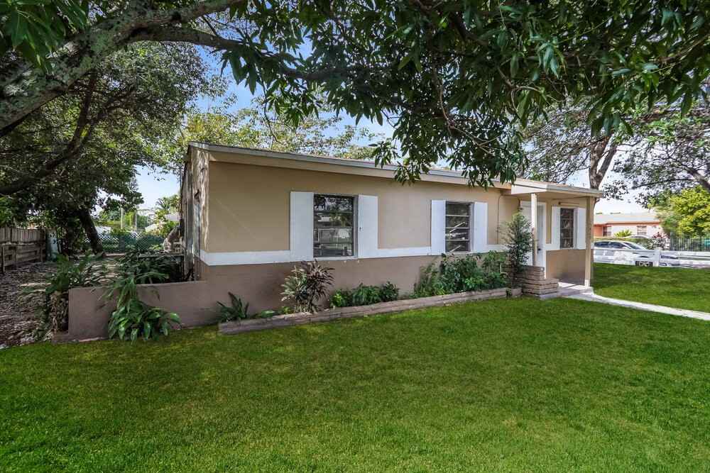 15420 Nw 27th Pl - Photo 2 of 25