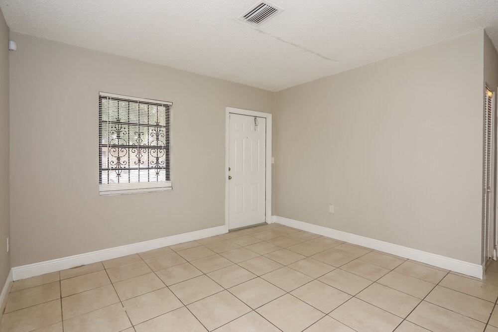 15420 Nw 27th Pl - Photo 7 of 25