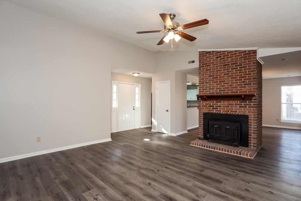5422 Doverstone Ct - Photo 4 of 16