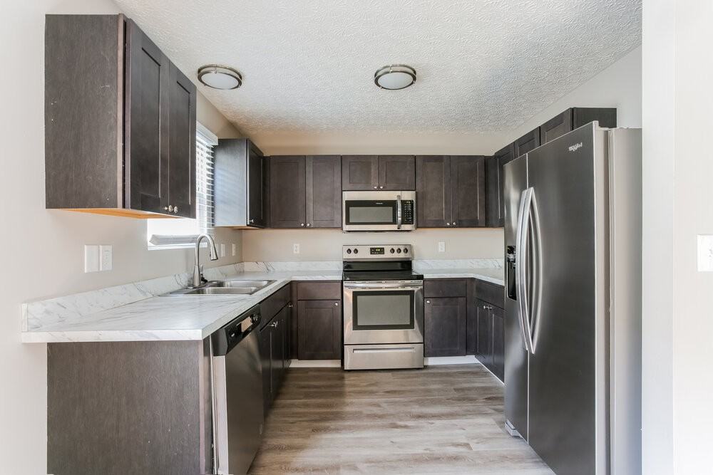 6303 Artesia Dr - Photo 7 of 17
