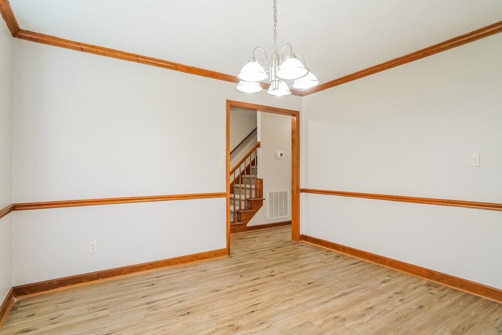 1113 Buttercup Ln - Photo 6 of 17