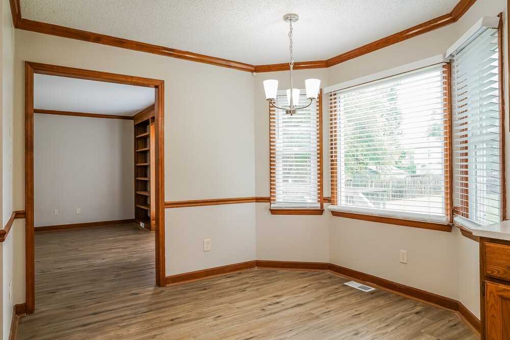 1113 Buttercup Ln - Photo 7 of 17