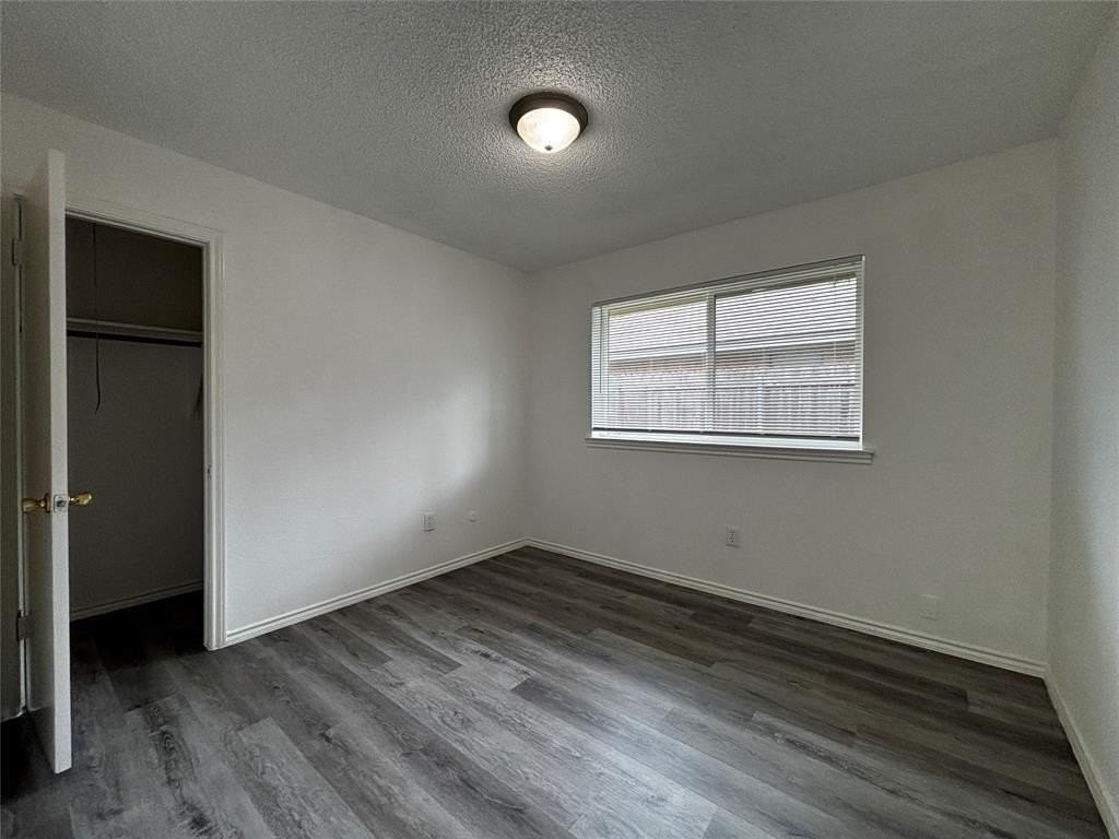 1501 Starshadow Dr - Photo 4 of 12