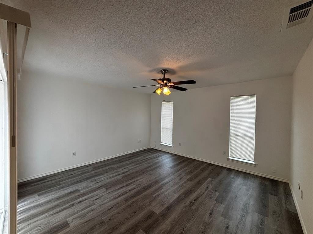 1501 Starshadow Dr - Photo 5 of 12