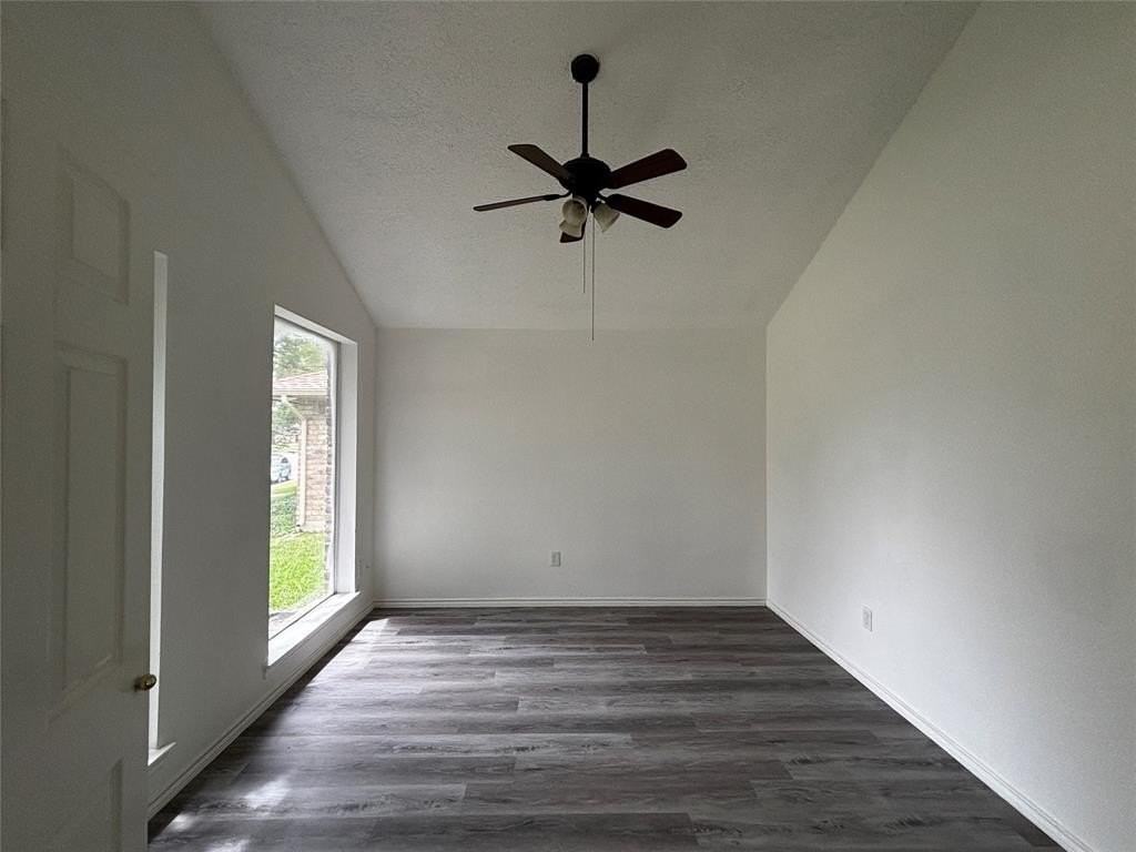 1501 Starshadow Dr - Photo 6 of 12
