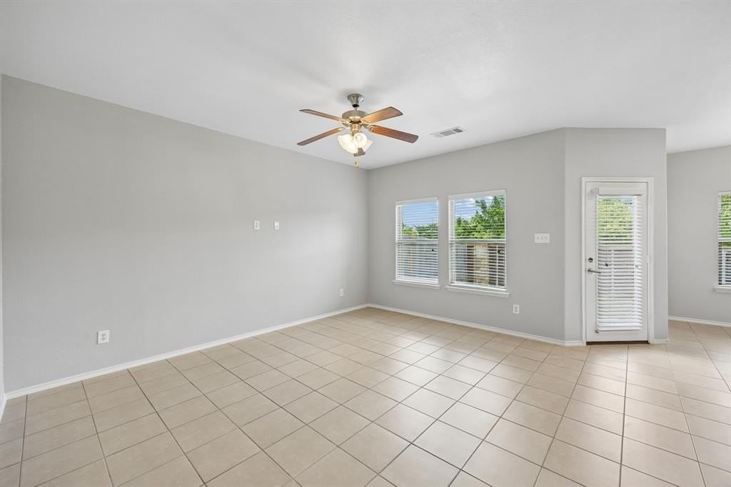 2013 Cranberry Ct - Photo 5 of 16