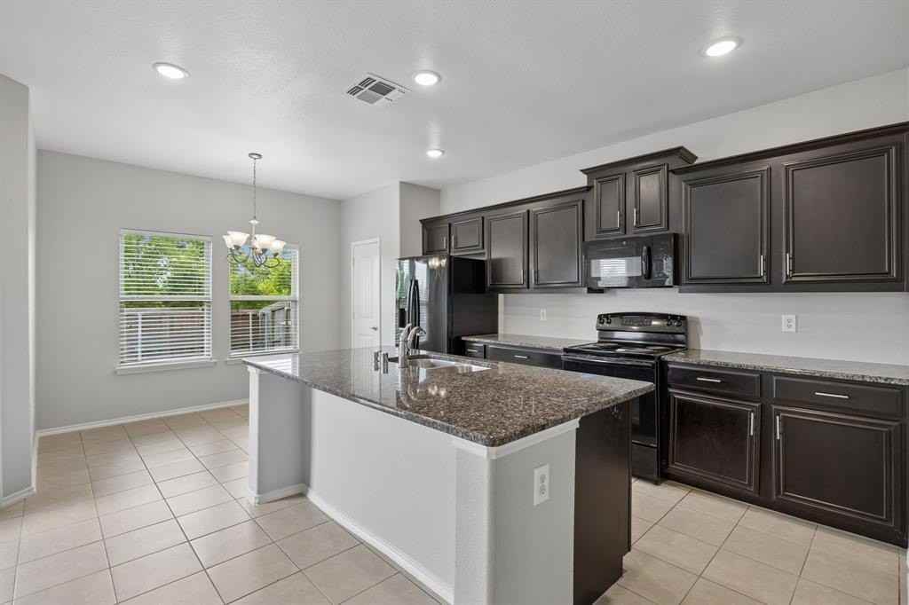 2013 Cranberry Ct - Photo 6 of 16