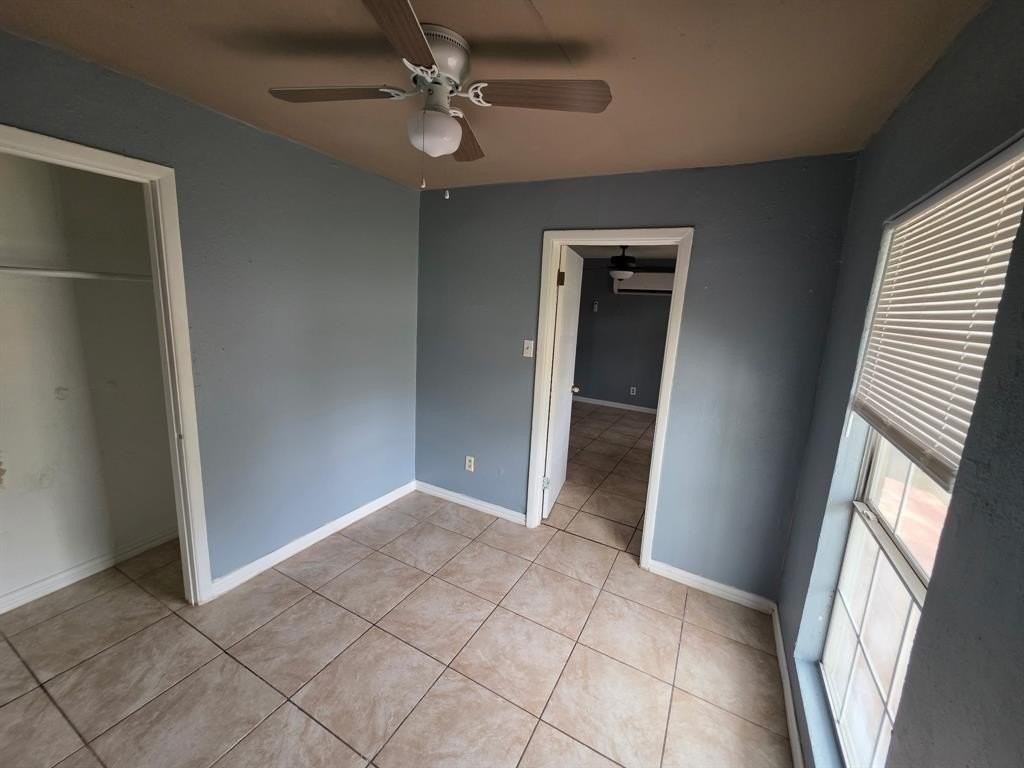 2204 Salisbury Ave - Photo 2 of 10
