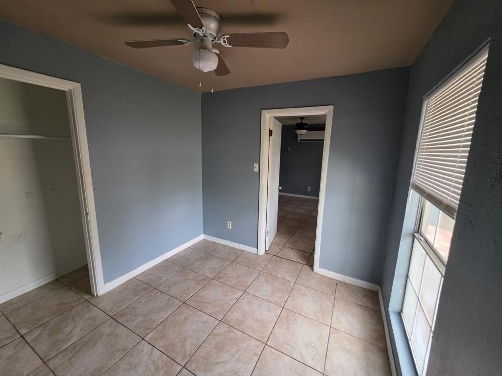 2204 Salisbury Ave - Photo 3 of 10