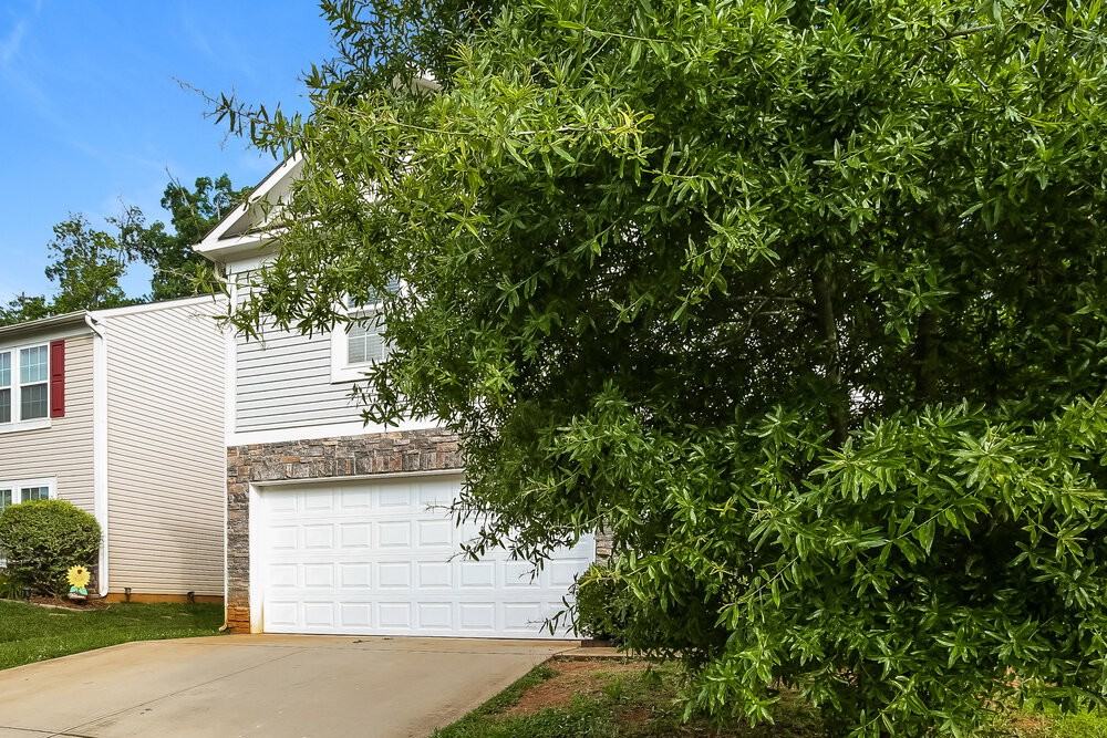 5521 Twin Brook Dr - Photo 4 of 17