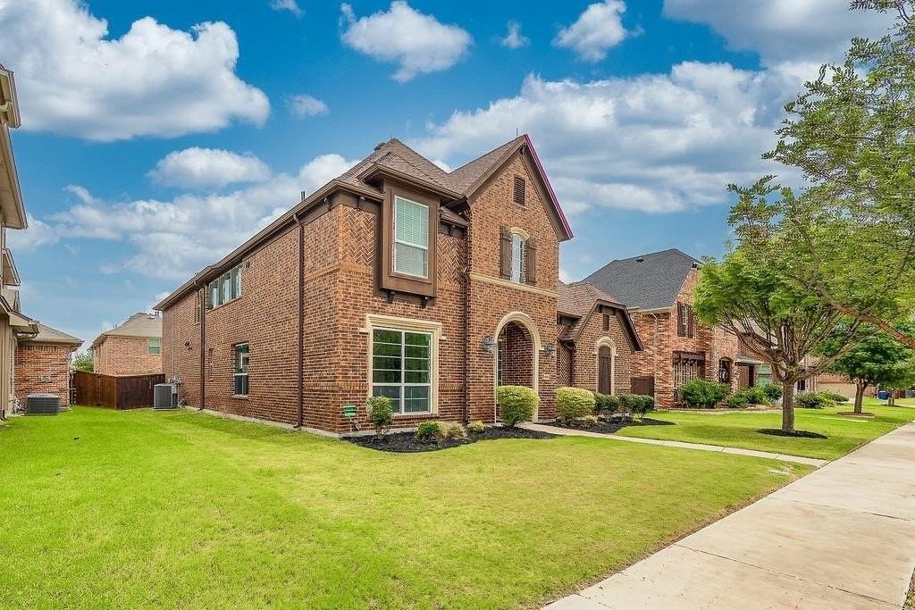 5650 Civetta Ct - Photo 2 of 32