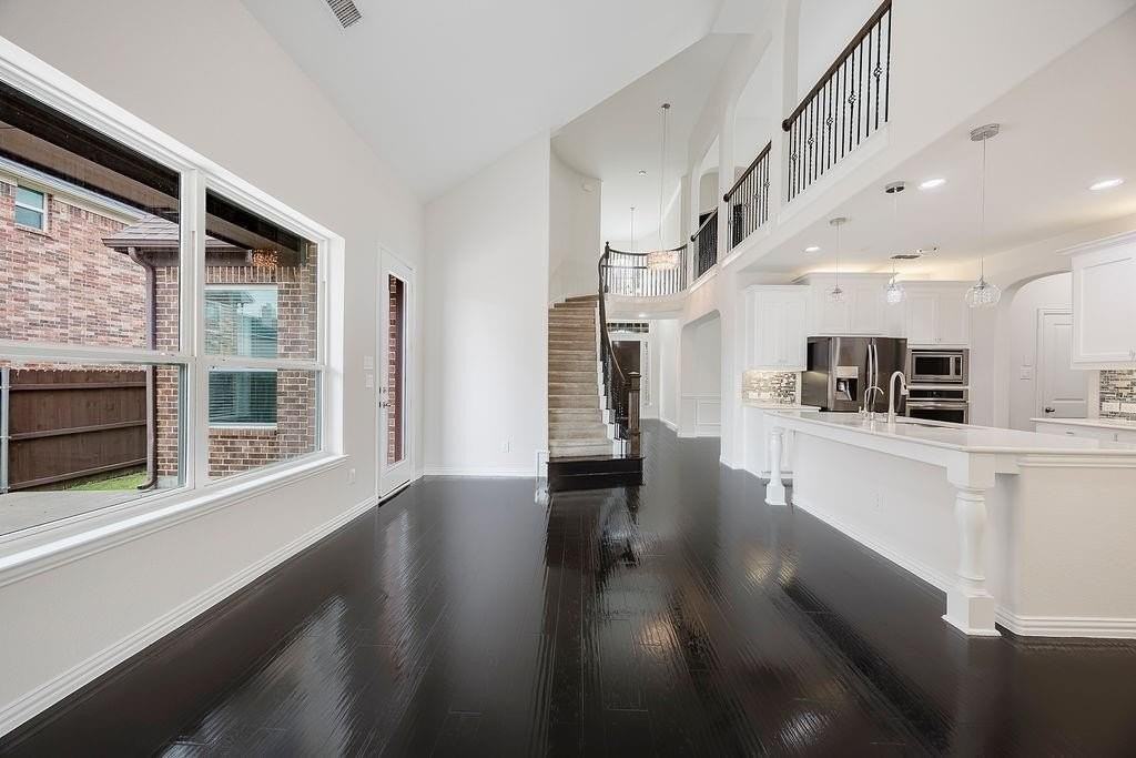 5650 Civetta Ct - Photo 6 of 32