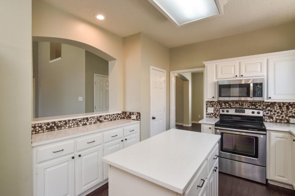 10000 Danbury Dr - Photo 4 of 28