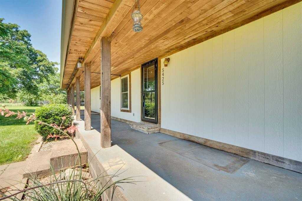 5425 County Road 319 - Photo 2 of 15