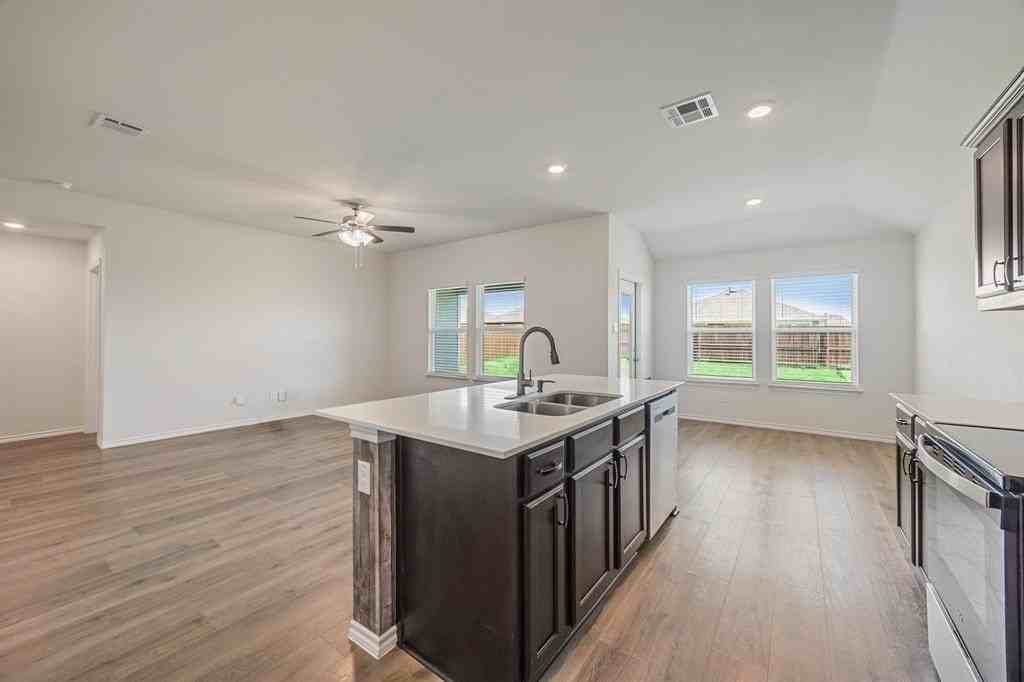 214 Crookedfield Dr - Photo 5 of 23