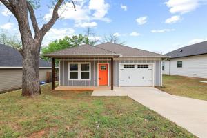 featured image of 1221 W Johnson St
