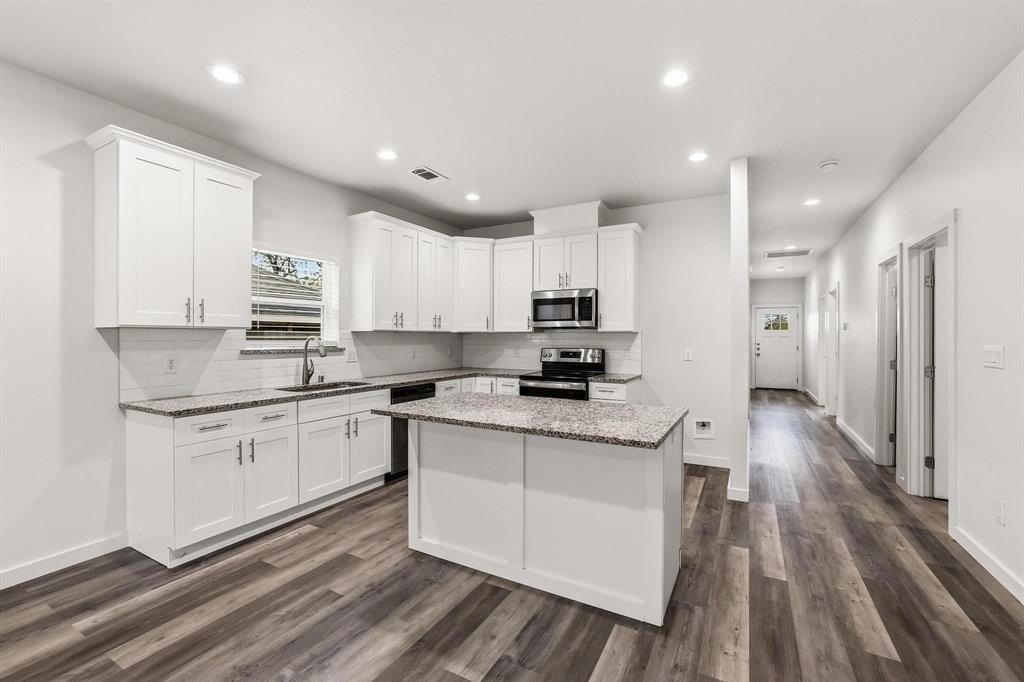 1221 W Johnson St - Photo 3 of 27