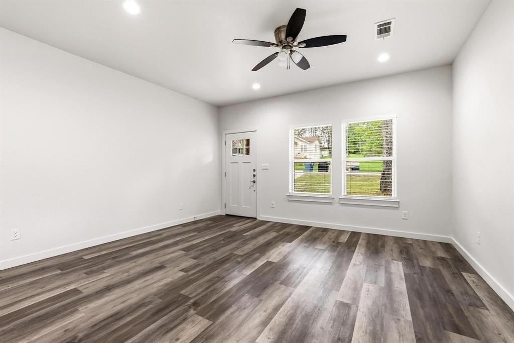 1221 W Johnson St - Photo 7 of 27