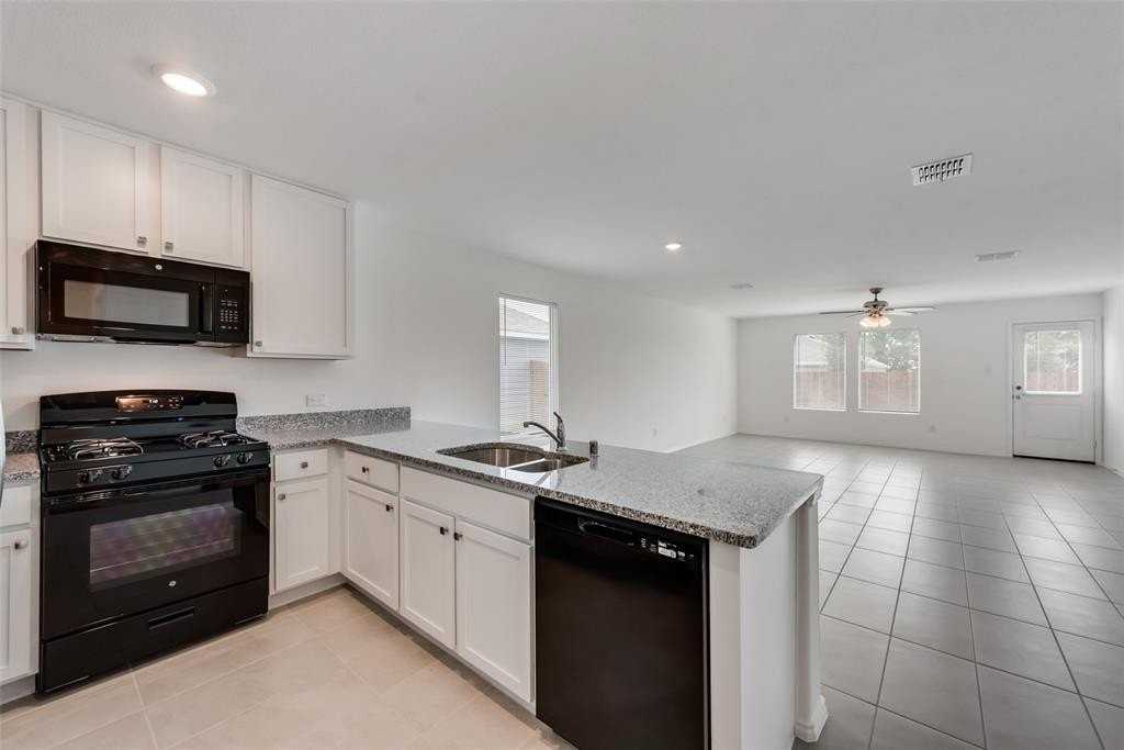 7813 Thornton Dr - Photo 7 of 23
