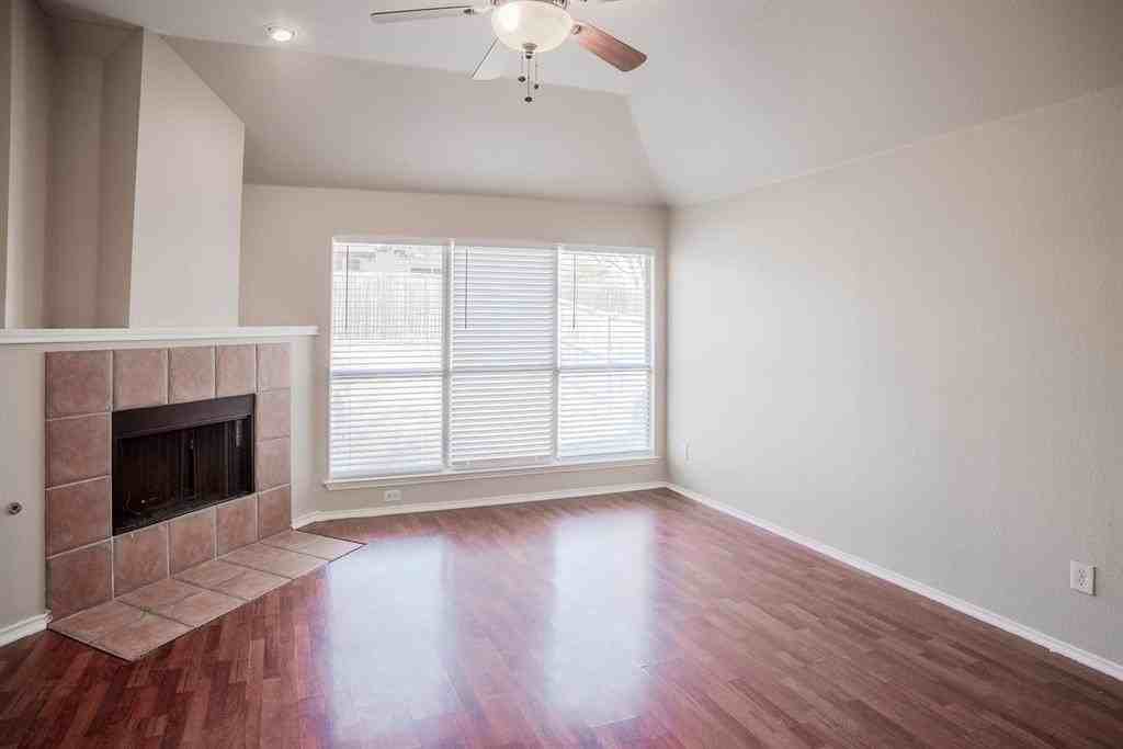 6823 Woodcrest Ln - Photo 5 of 17