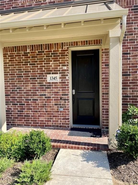 1345 Ethan Dr - Photo 2 of 18