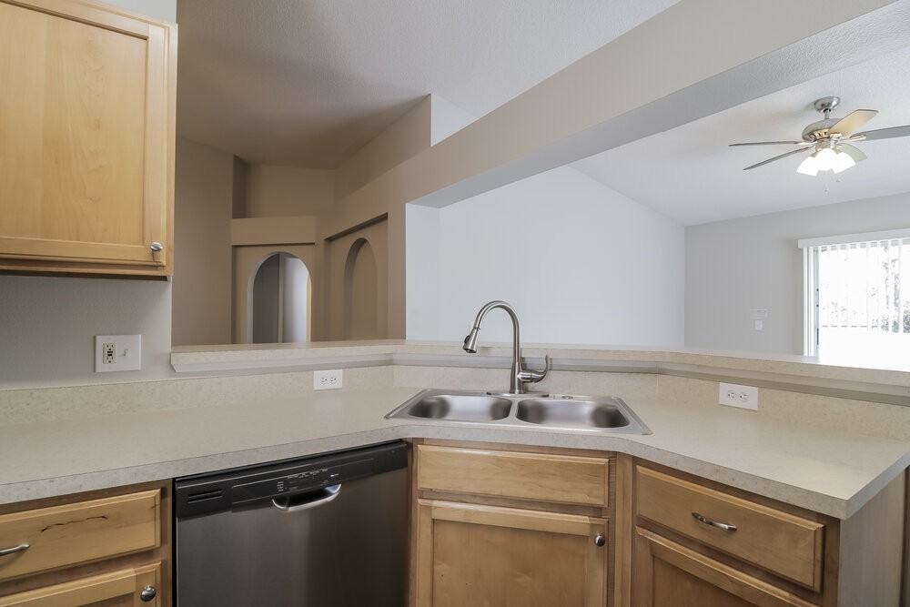 12503 Woodbury Cove Dr - Photo 5 of 16