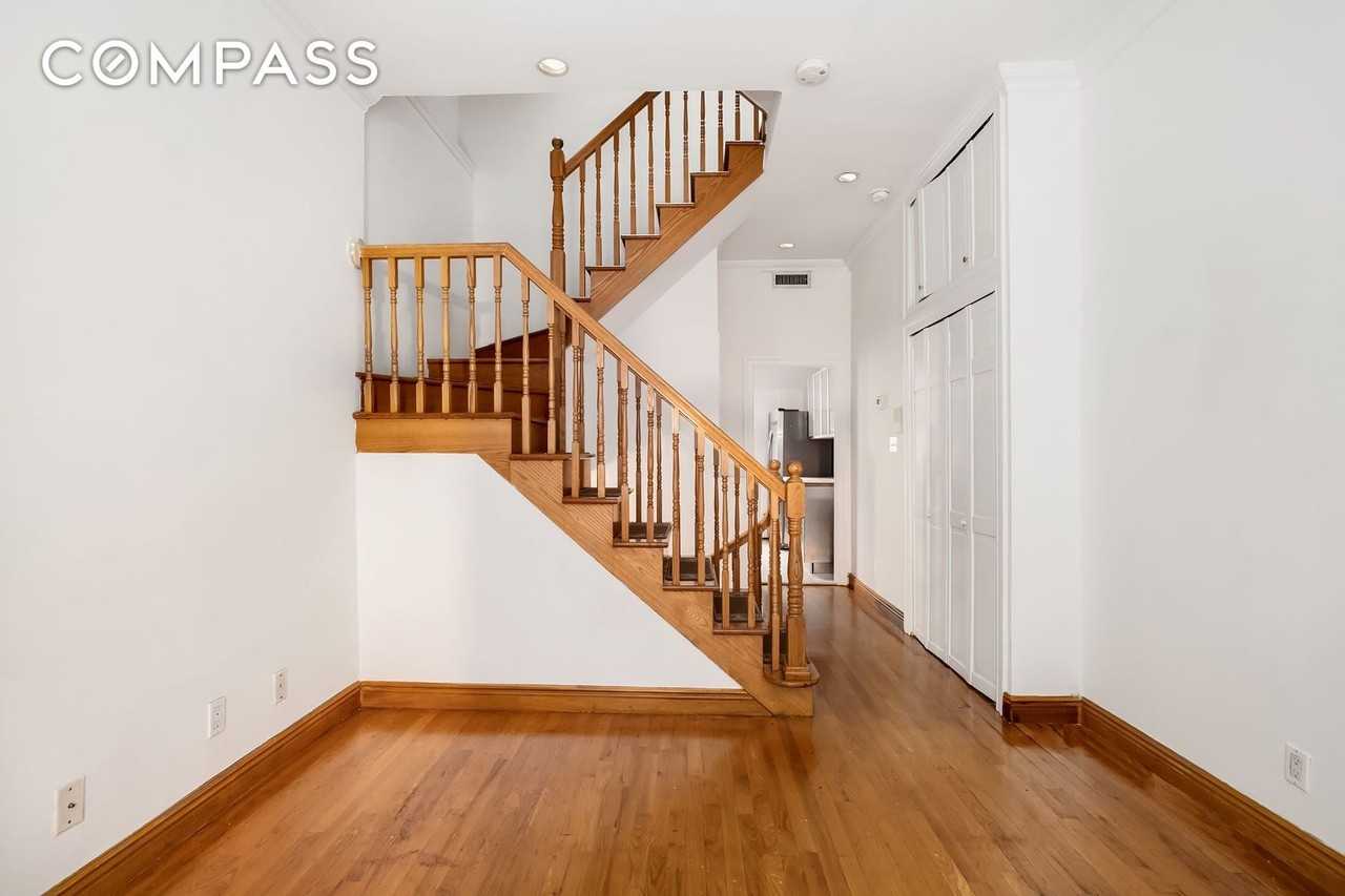 13 Cornelia St #1R - Photo 2 of 11