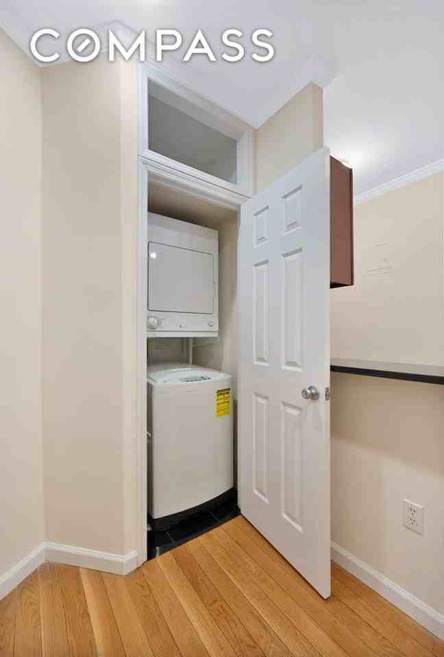370 Columbus Ave #3K - Photo 5 of 11