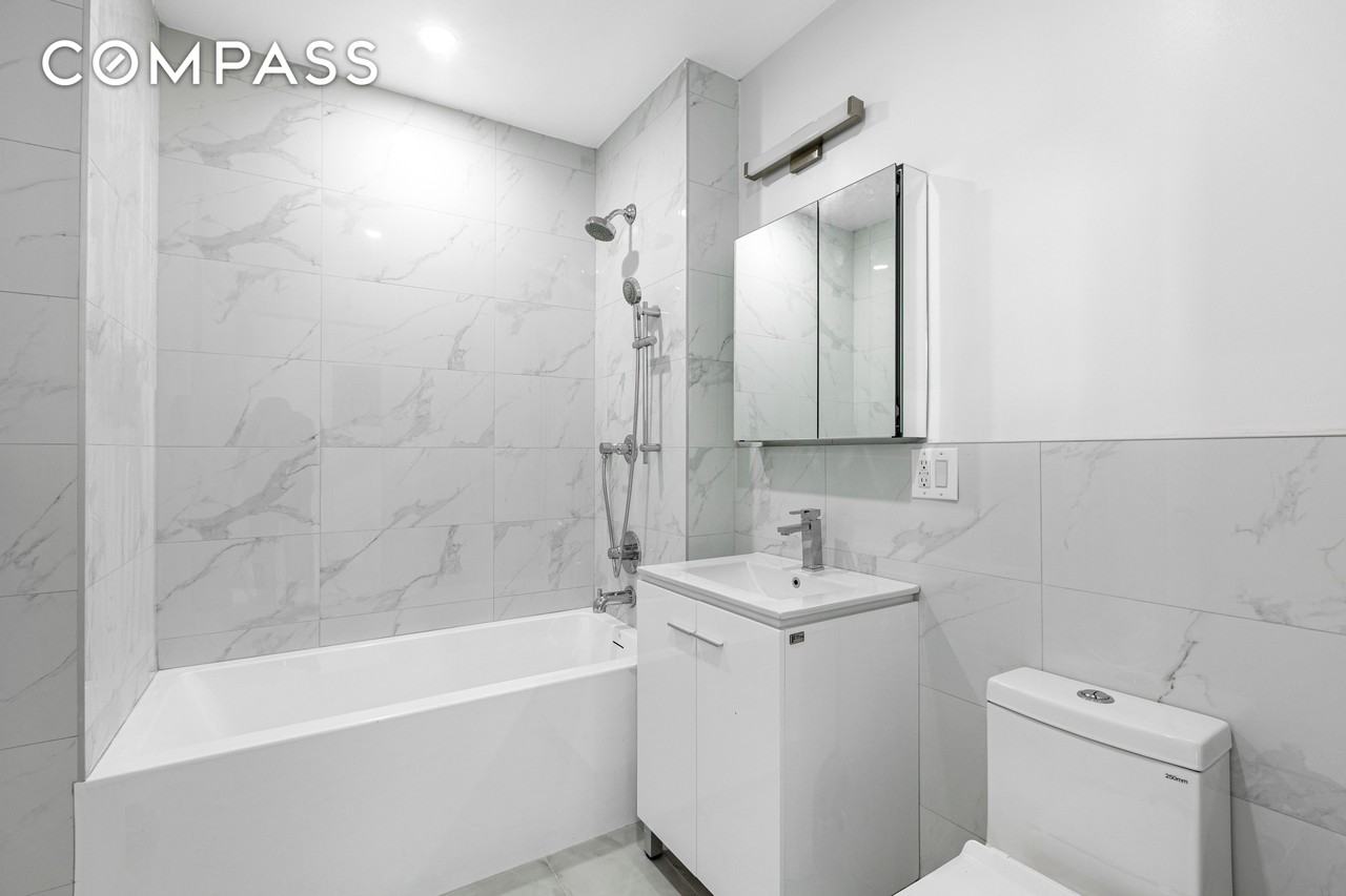 1463 New York Ave #5B - Photo 5 of 8