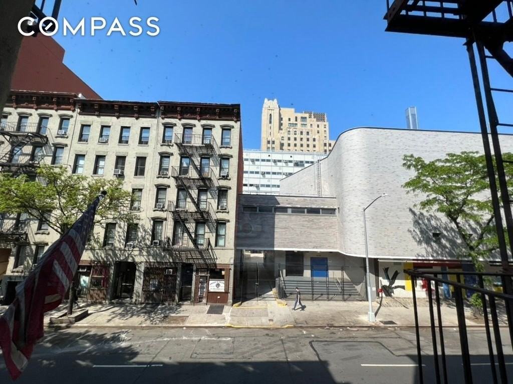 438 W 49th St #2D - Photo 2 of 21