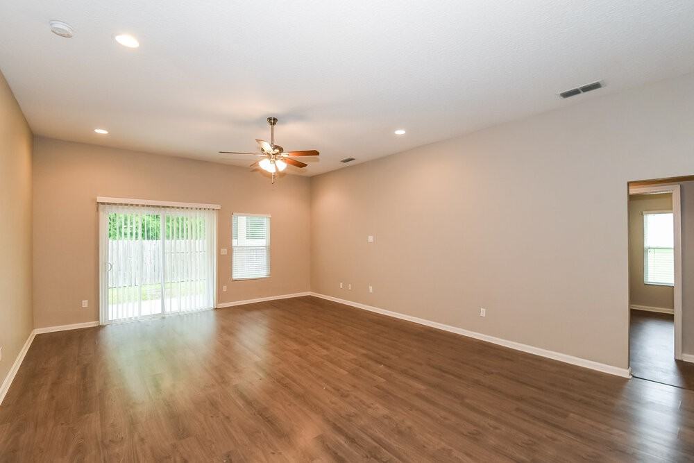11049 Snowbrook Ct - Photo 3 of 16