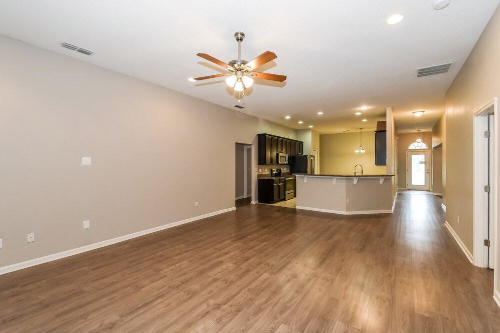 11049 Snowbrook Ct - Photo 4 of 16