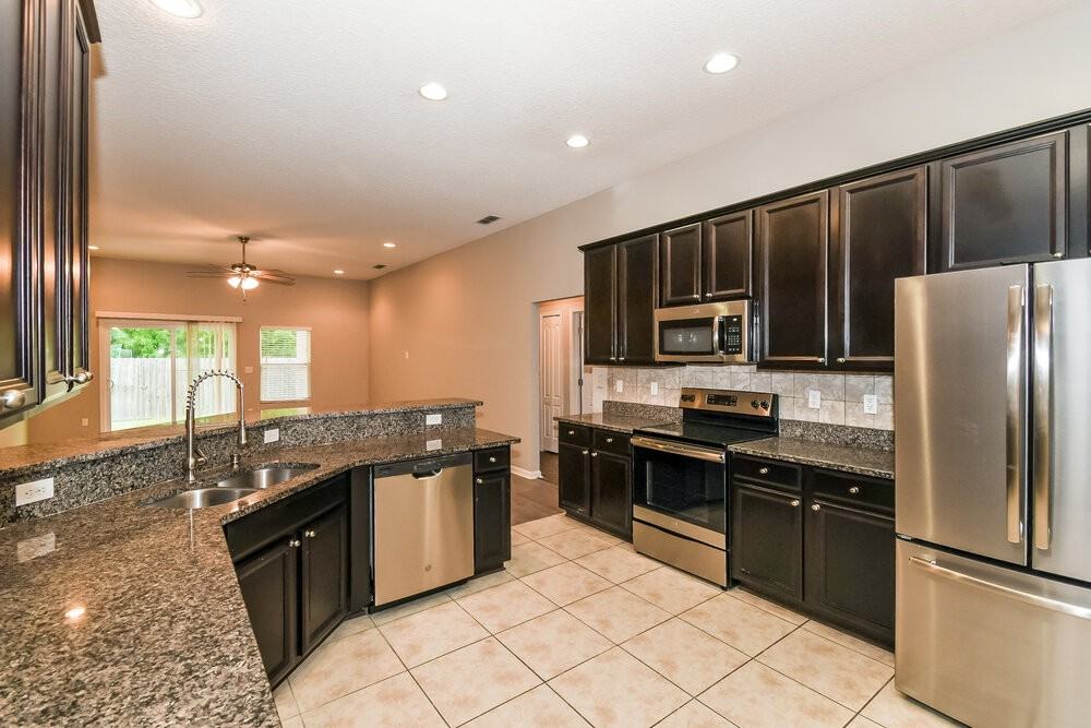 11049 Snowbrook Ct - Photo 6 of 16