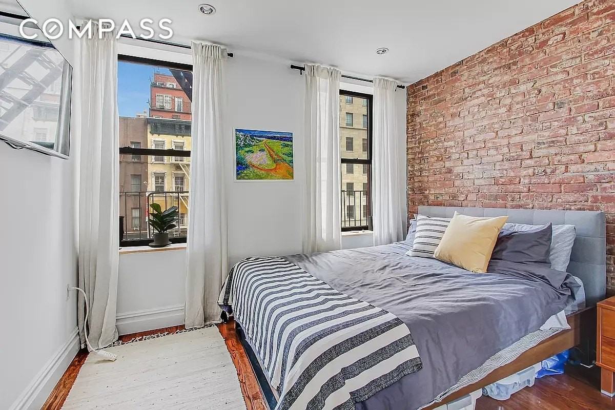 1569 2nd Ave #301 - Photo 5 of 8