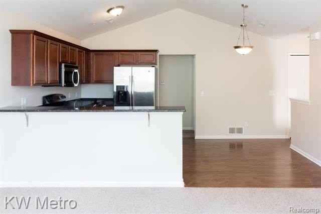 49144 W Woods Dr - Photo 3 of 15