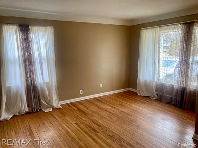 23471 Rensselaer St - Photo 2 of 17