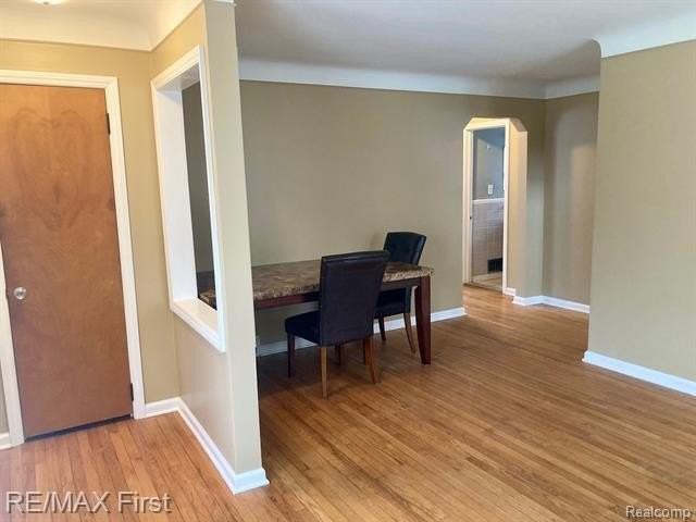 23471 Rensselaer St - Photo 4 of 17