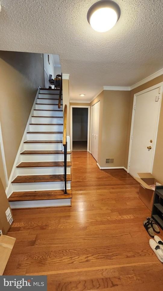 23 S Floyd St - Photo 3 of 14