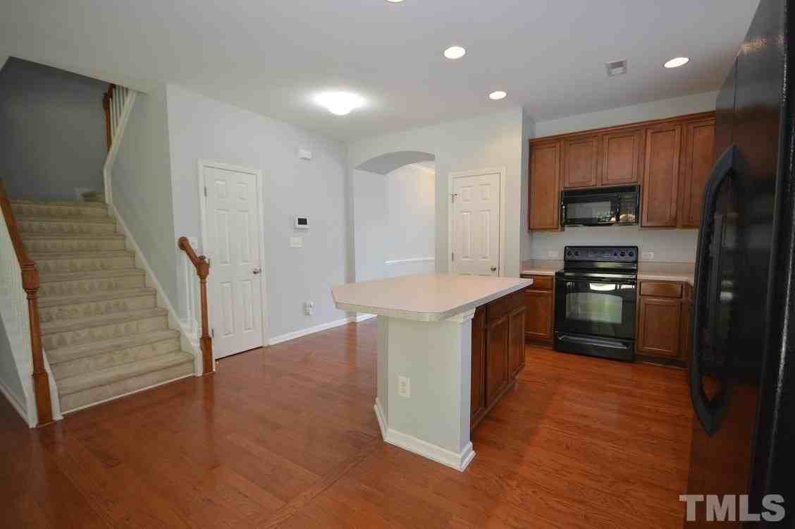 1507 Hinchliff Ct - Photo 6 of 30
