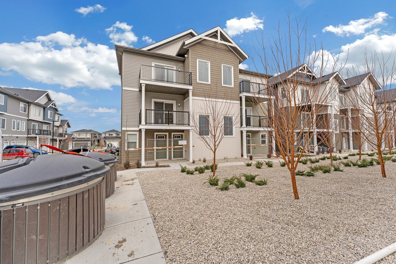 The Ridge Townhouse - Photo 4 of 30