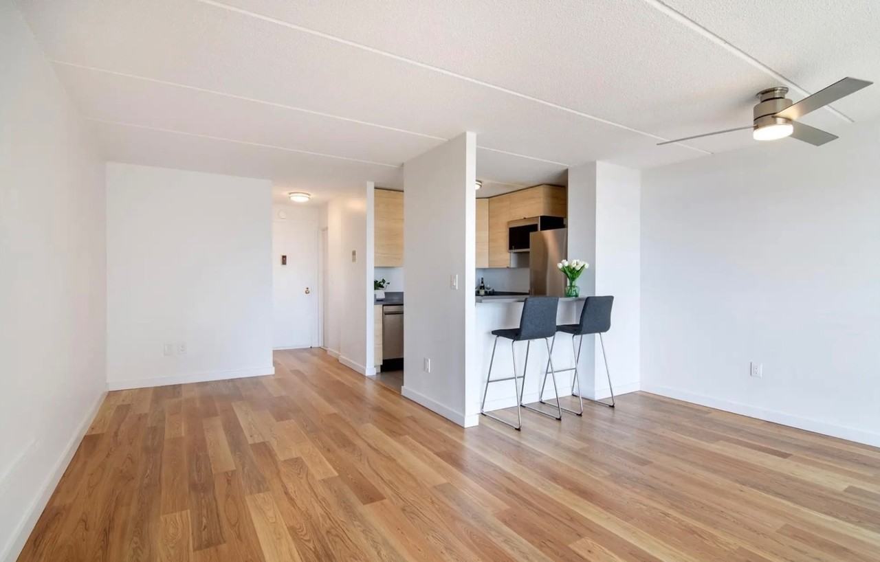 1155 Warburton Ave - Photo 3 of 9