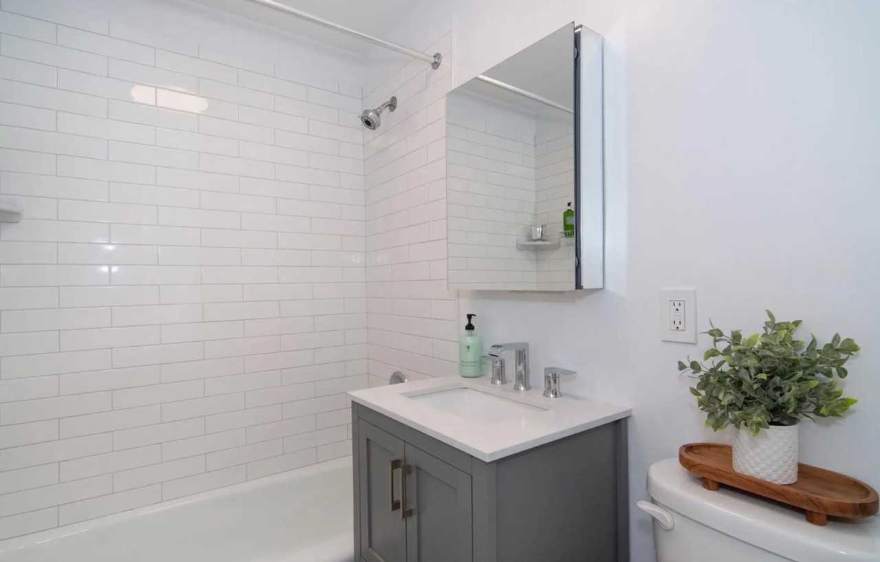 1155 Warburton Ave - Photo 7 of 9