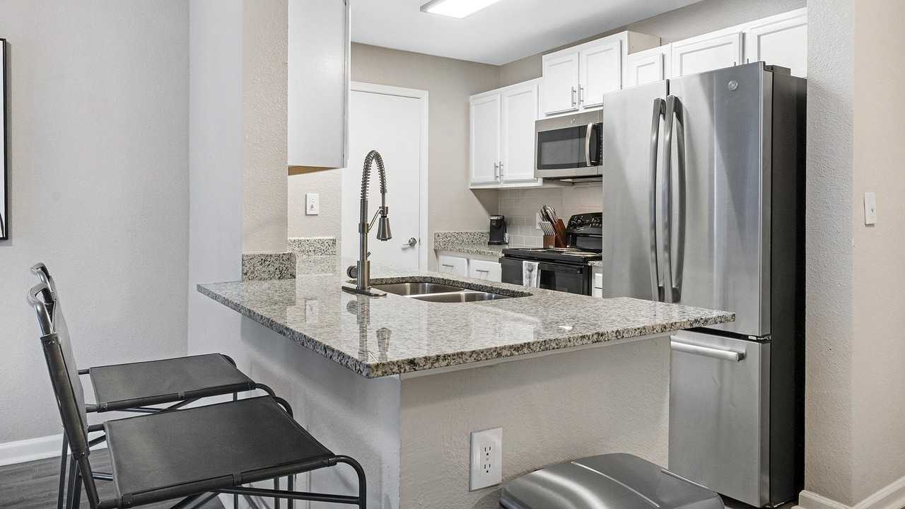 600 4th Street SW 20024 - Photo 3 of 29