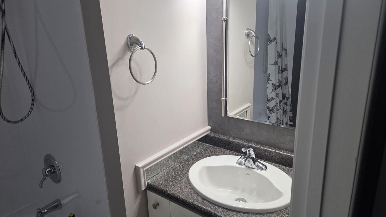 7564 Redhaven Crescent - Photo 5 of 8