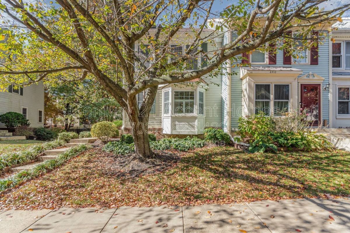 8512 Laurel Oak Dr - Photo 2 of 10