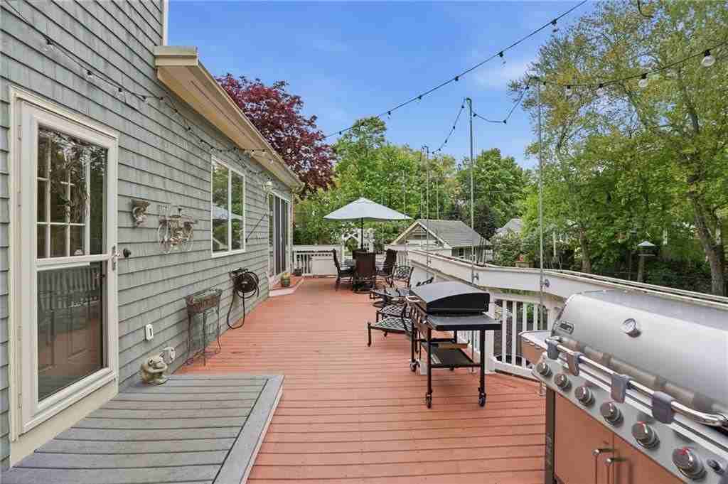 97 Kenson Dr - Photo 6 of 49