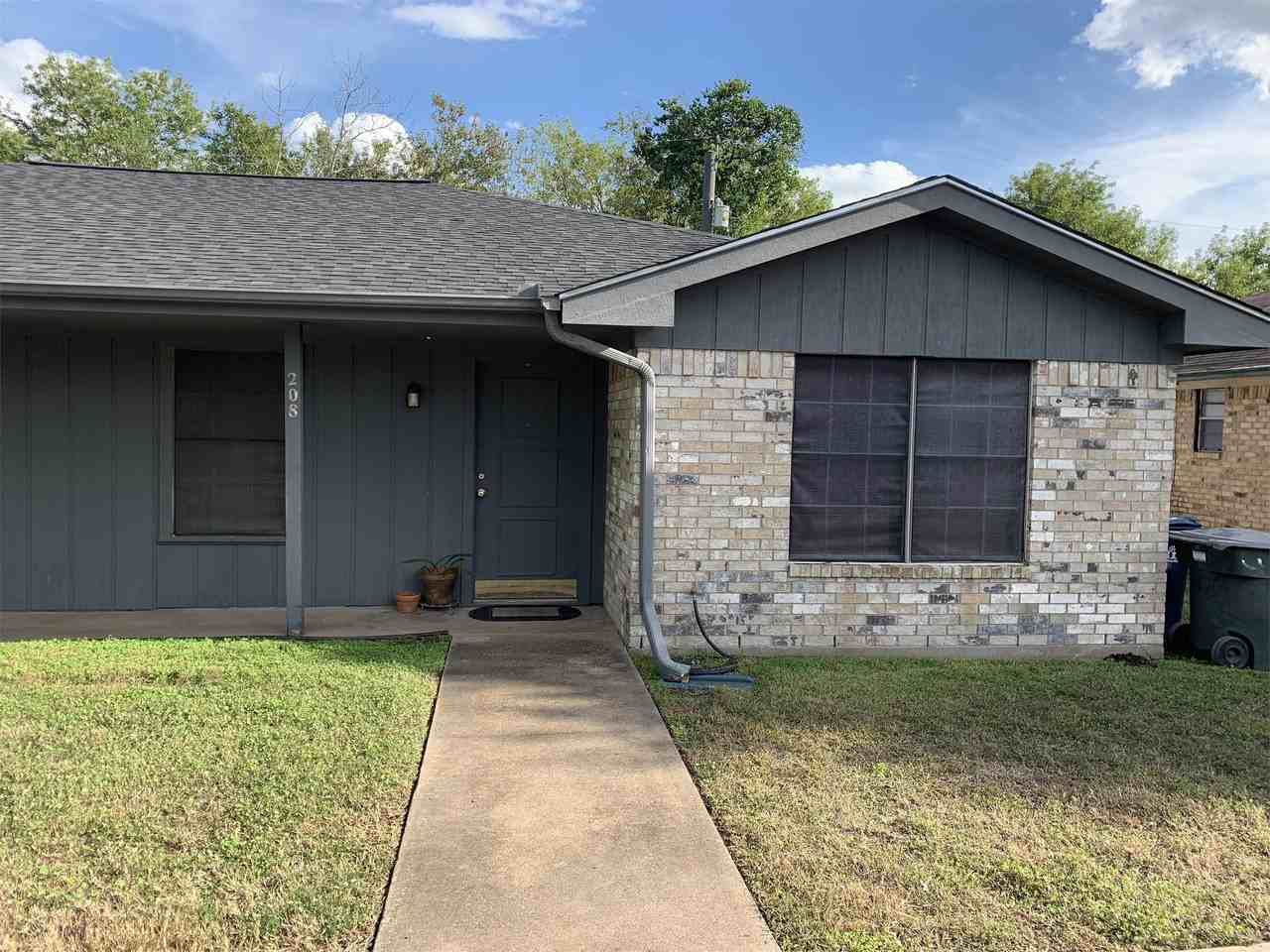 208 Yale Cir #210 - Photo 3 of 12