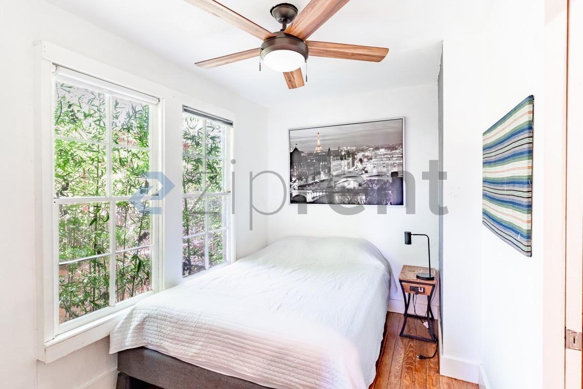 403 San Saba St #A - Photo 6 of 12