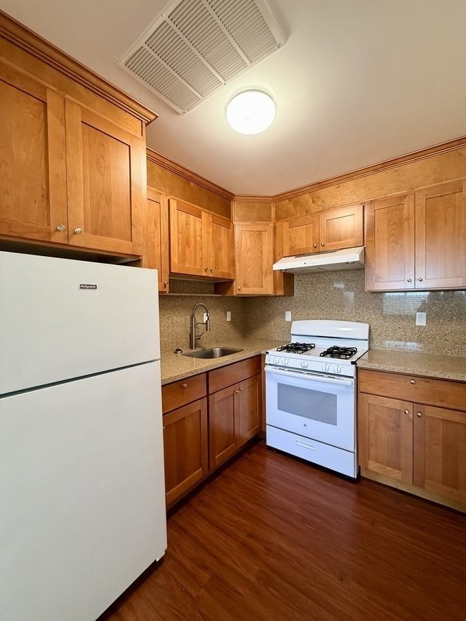 17 Oakridge Dr #A - Photo 7 of 11